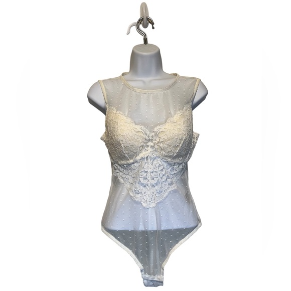 NWT INC INTERNATIONAL CONCEPTS Cupped Swiss Dot Sheer Lace Thong Bodysuit White - Picture 2 of 7